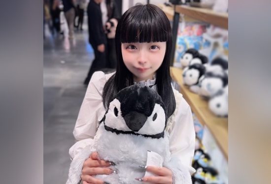 [FC2-PPV-4687524] [Unreleased] 148 cm overwhelming loli-like 18-year-old maid cafe girl. Mesmerized face while sweating on a huge cock. Two breeding ejaculations in her aroused vagina