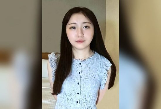 [FC2-PPV-4801105] A Once-in-a-Century Talent in Casual Clothes Takes on Her First Half-Outside, Half-Inside Challenge