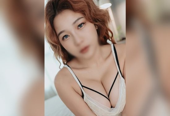 [FC2-PPV-4813055] [First Shoot] A fair-skinned, aloof master’s half-cool demeanor crumbles and suddenly transforms into a nymphomaniac when a large cock is inserted; her sensitive pussy convulses, reaching climax as hot semen is splattered over her beautiful large breasts.