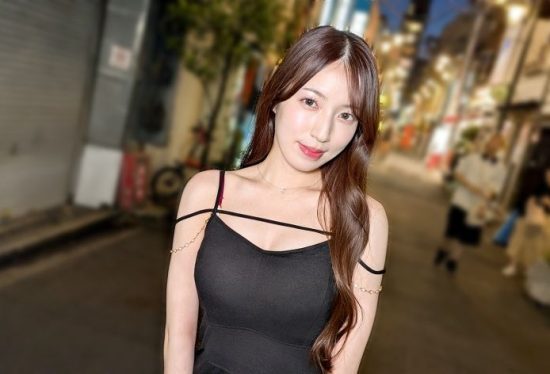 [SIRO-5603] She’s the epitome of an unattainable beauty! The moment our eyes meet, falling in love is inevitable♪ There’s a world where such a cute beauty even does a titjob!!! [First shoot] AV application via net → AV experience shooting 2497